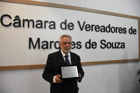 Câmara Municipal entrega Título de Cidadão Marquesouzense à Marco Aurélio Lima Trindade